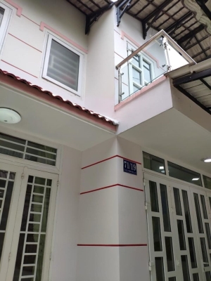 Cần bán nhà Thạnh Lộc 29, ngã tư ga, Quận 12